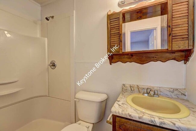 Building Photo - 5587 General Harris Dr