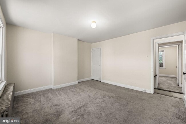 Building Photo - 4840 Ogle St