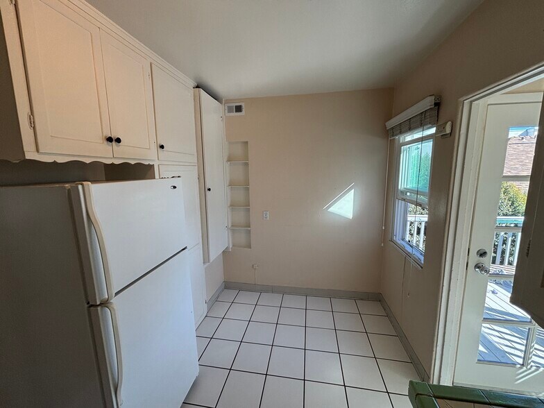 Building Photo - 2628 A St