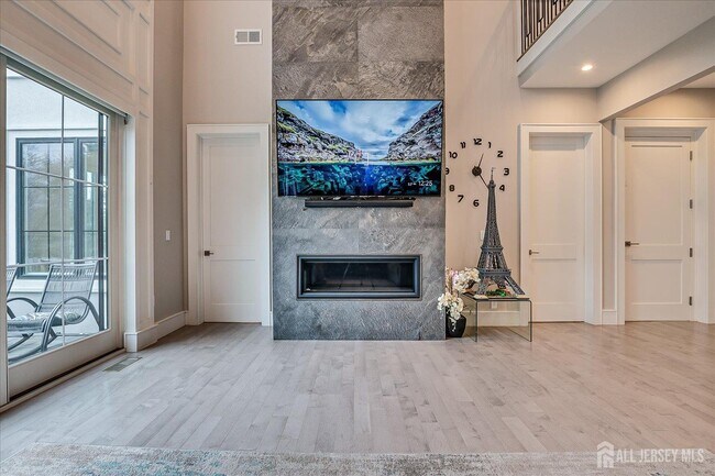 Building Photo - 3979 Park Ave