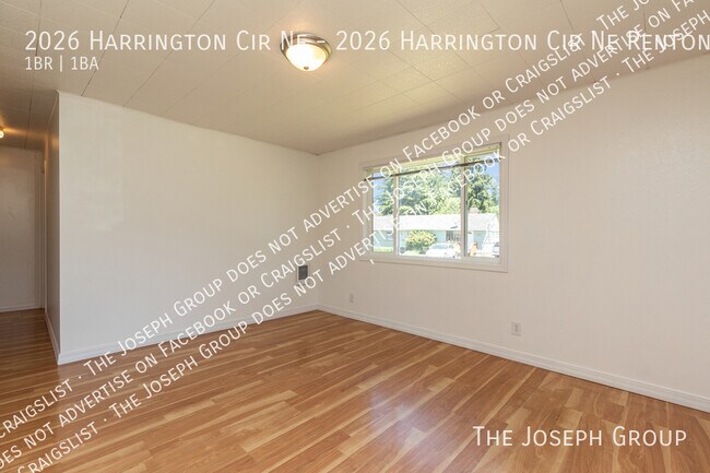 Building Photo - 2026 Harrington Cir NE