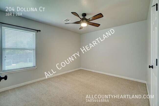 Building Photo - 204 Dollina Ct