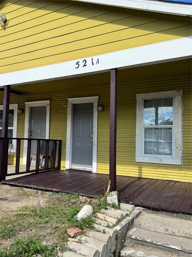 Building Photo - 521 Rosamond St