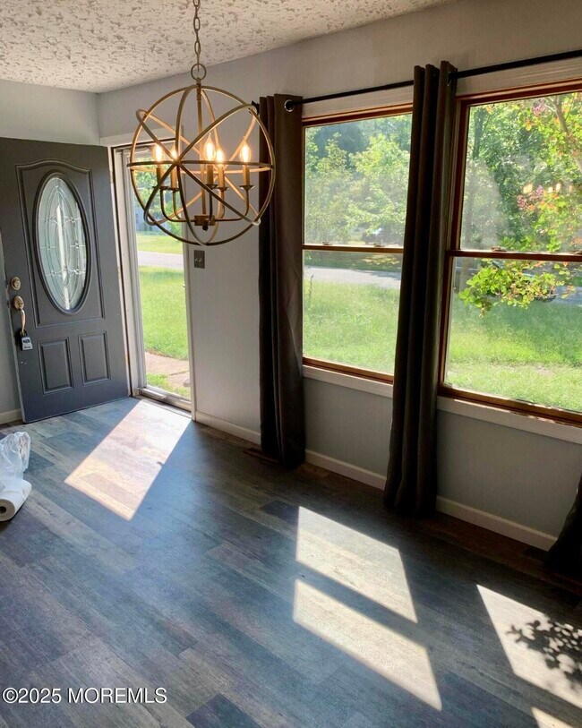 Primary Photo - 10 Oakwood Drive