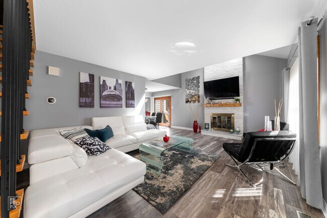 Building Photo - 15513 Whitehall Ln