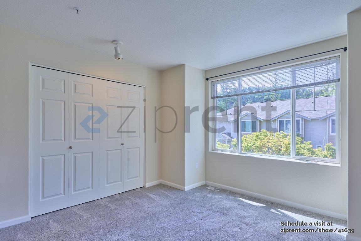 Building Photo - 15440 SW Mallard Dr