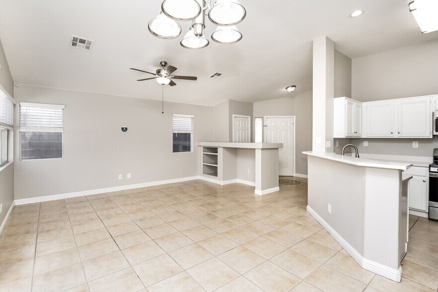 Building Photo - 716 Castlebridge Ave