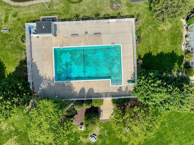 Building Photo - Year-round rental - 4 br 2.5 ba Twin Home in Seabright Village – East of Route 1