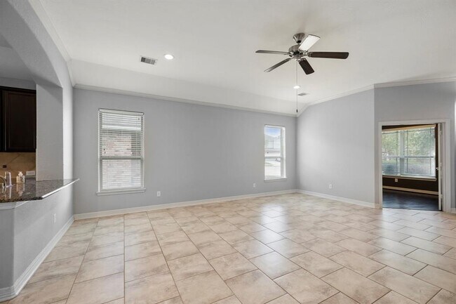 Building Photo - 5814 Dayln Ct