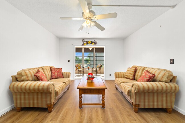 Building Photo - 230 NE 26th Ave