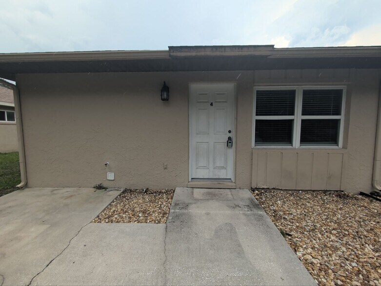 Building Photo - 2560 E Constance Ct