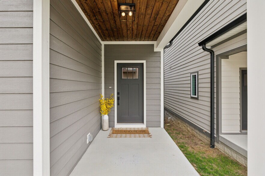 Building Photo - 2109 Chadwell Retreat Dr