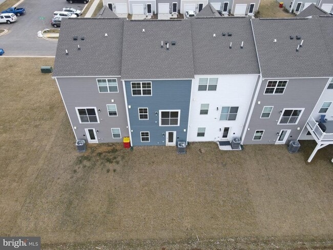 Building Photo - 99 Gray Silver Rd