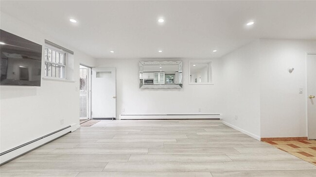 Building Photo - 56-25 Remsen Pl