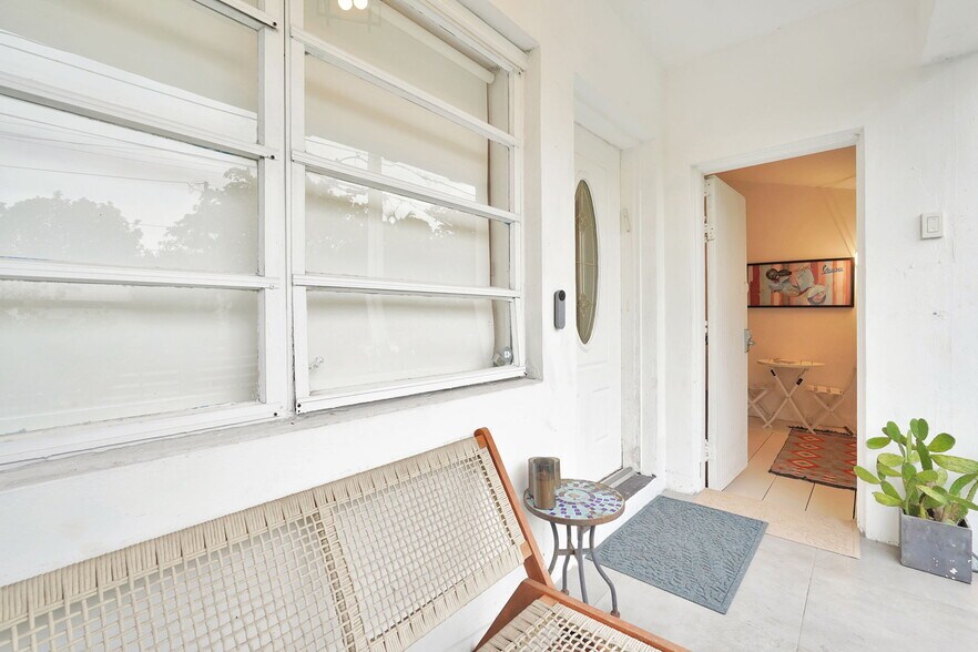 Building Photo - 274 NW 43rd St