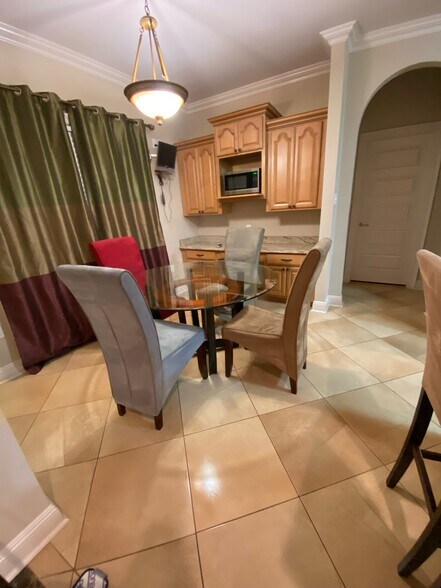 Breakfast room - 3104 Moss Ln