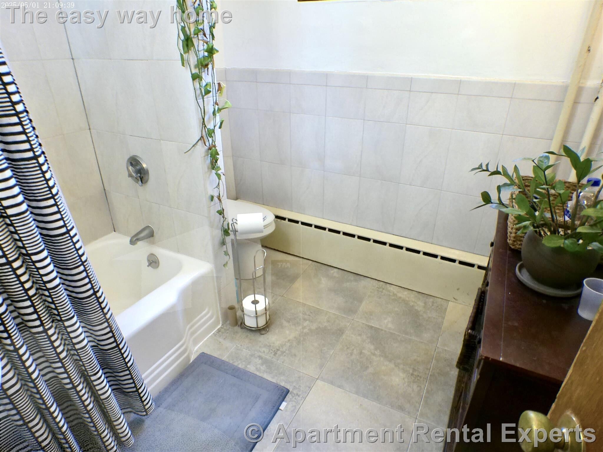 Building Photo - 26 Dover St