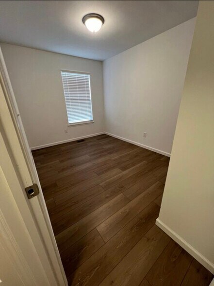 Building Photo - 823 Navajo Trail