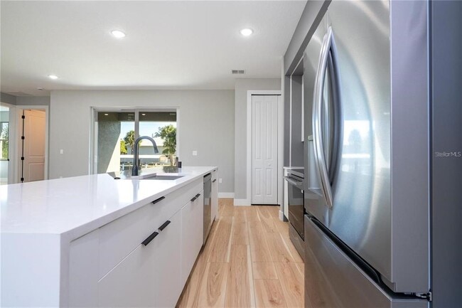 Building Photo - 49 Santa Fe St