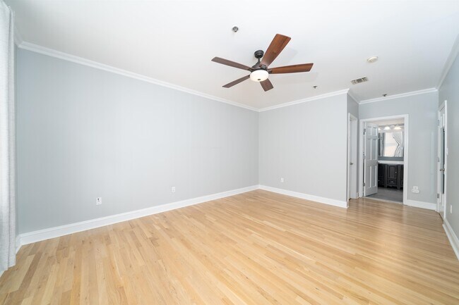 Building Photo - 452 2nd St