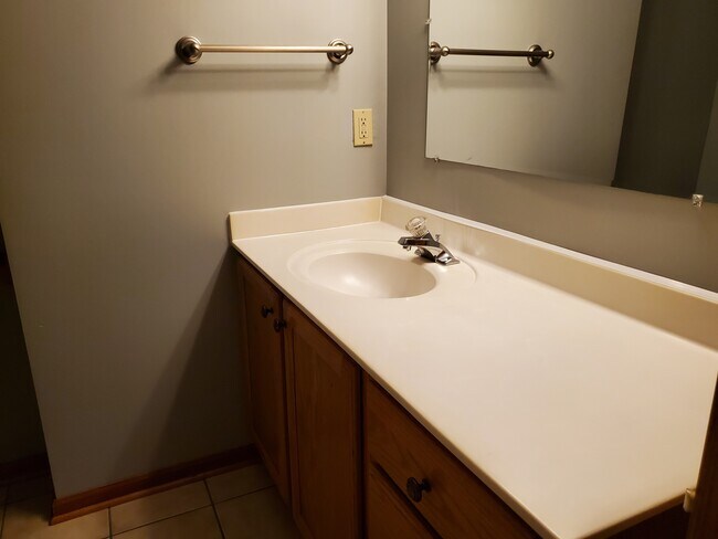 Building Photo - 1519 Portland Ave S