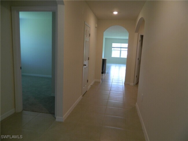 Building Photo - 25118 Doredo Dr
