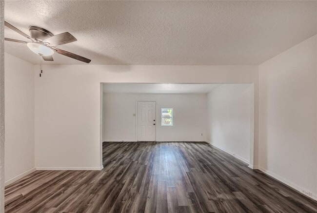 Building Photo - 1803 Country Village Blvd