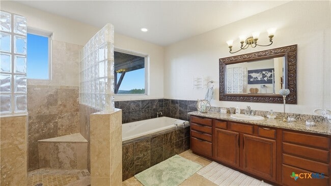 Building Photo - 628 Country Ln Dr
