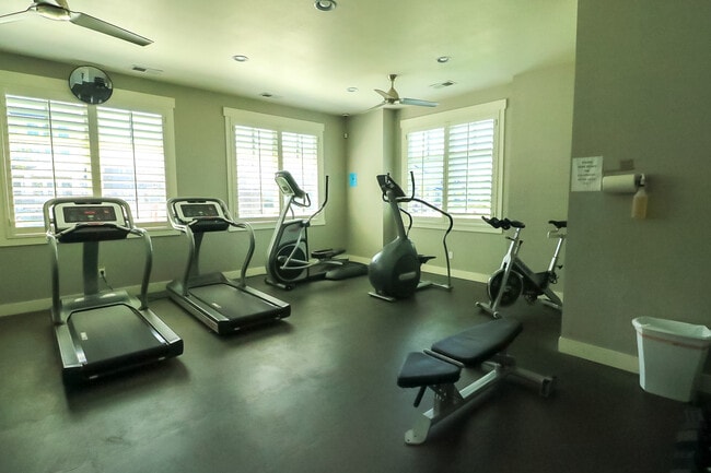 Building Photo - Beautiful 3 Bed 2 Bath townhome in Vineyard for rent