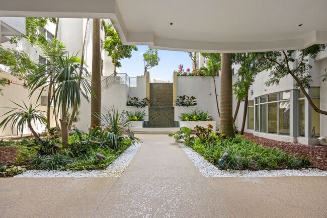 Building Photo - 1830 Radius Dr