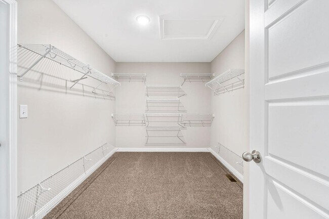 Building Photo - 453 Friendly Ave