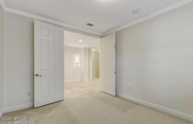 Building Photo - 156 Hidden Palms Ln