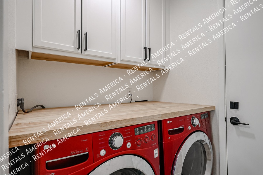 Building Photo - 4611 W Milky Way