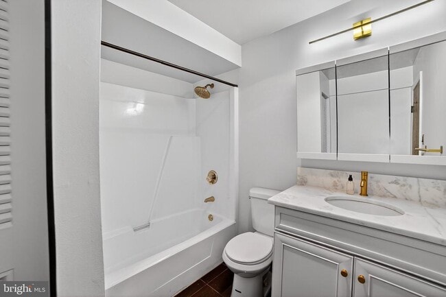 Building Photo - 105 Jackson St