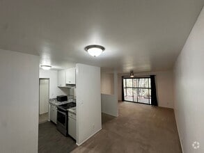 Building Photo - 2 bedroom 2 bath in Southwest Reno