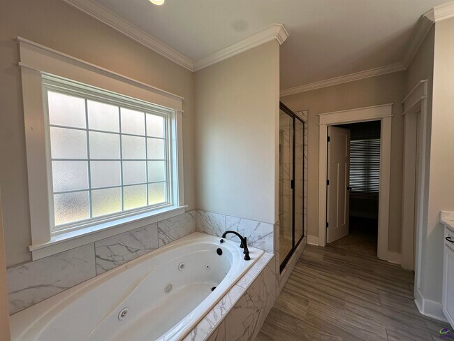 Building Photo - 116 Perth Ct