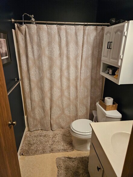 Building Photo - 5697 Green Circle Dr