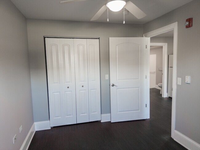 Building Photo - 123 N Hickory St