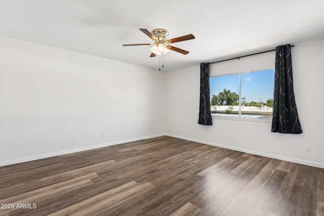 Building Photo - 8141 E Vista Dr