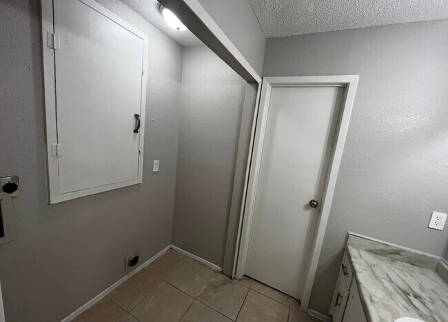 Building Photo - 12118 W Bellfort Ave