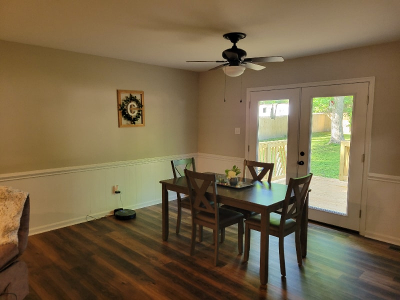 Building Photo - 3904 Robert E Lee Dr