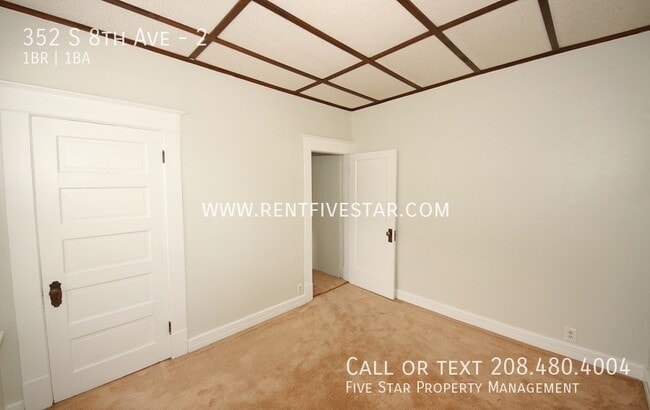 Building Photo - 352 S 8th Ave