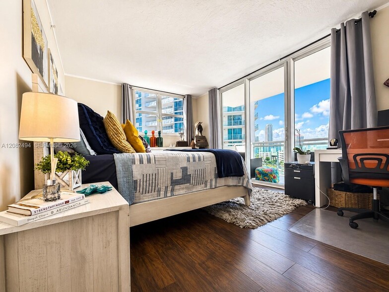 Building Photo - 3001 S Ocean Dr