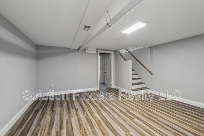 Building Photo - 2110 Coralthorn Rd