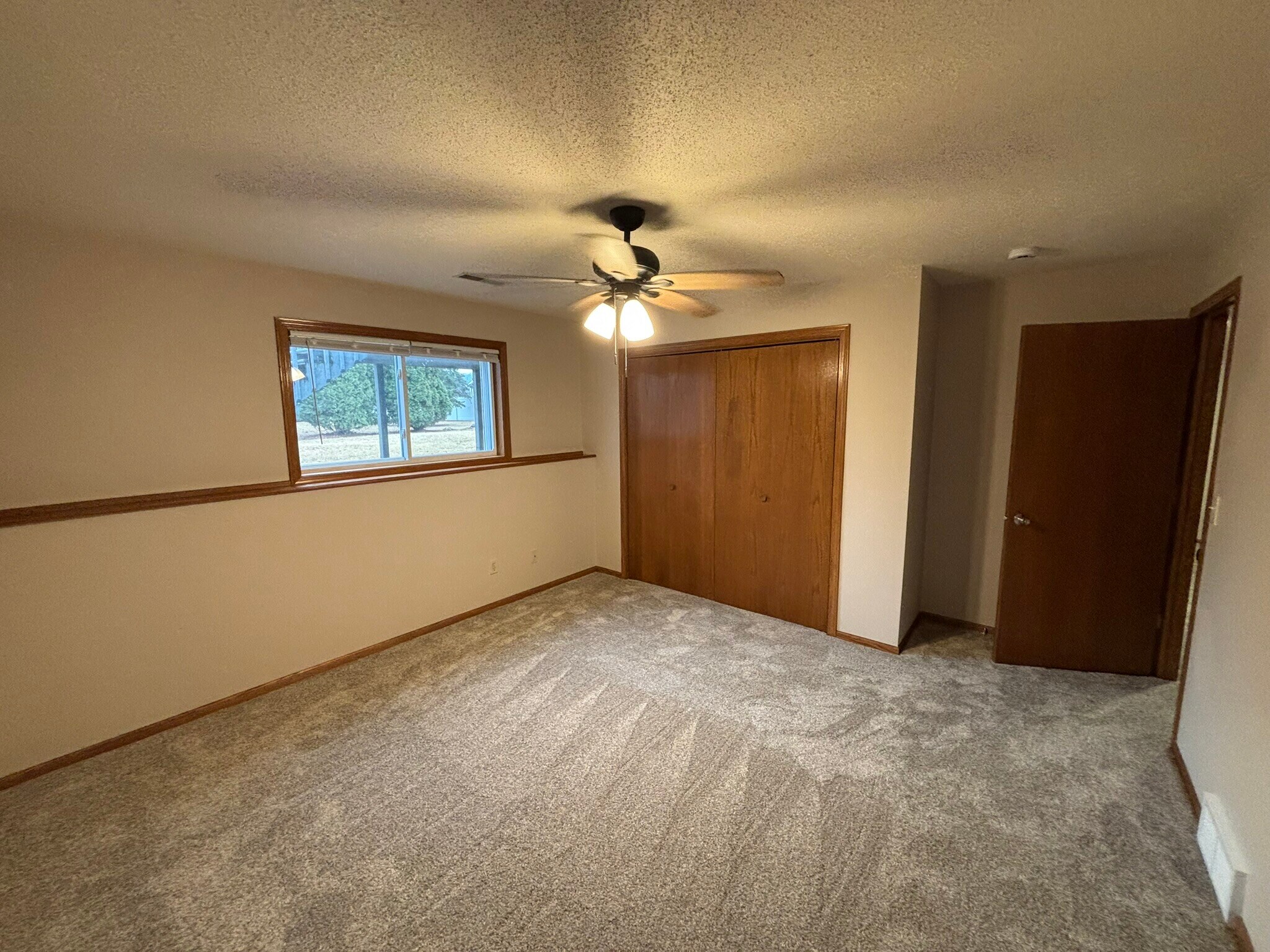 Building Photo - 125 Rosewood Ln S