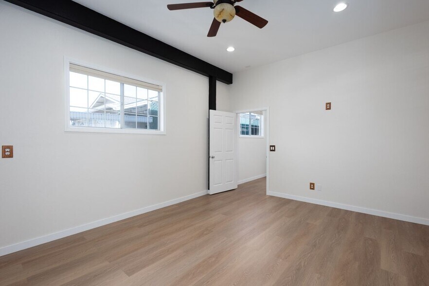 Building Photo - 988 Camino Caballo-