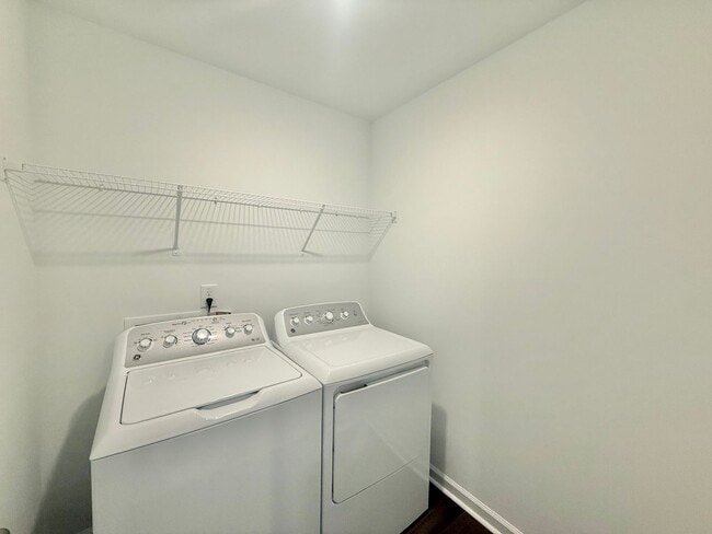 Building Photo - 132 Tree Moss Ct