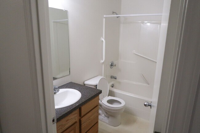 Building Photo - Fontana Duplexes