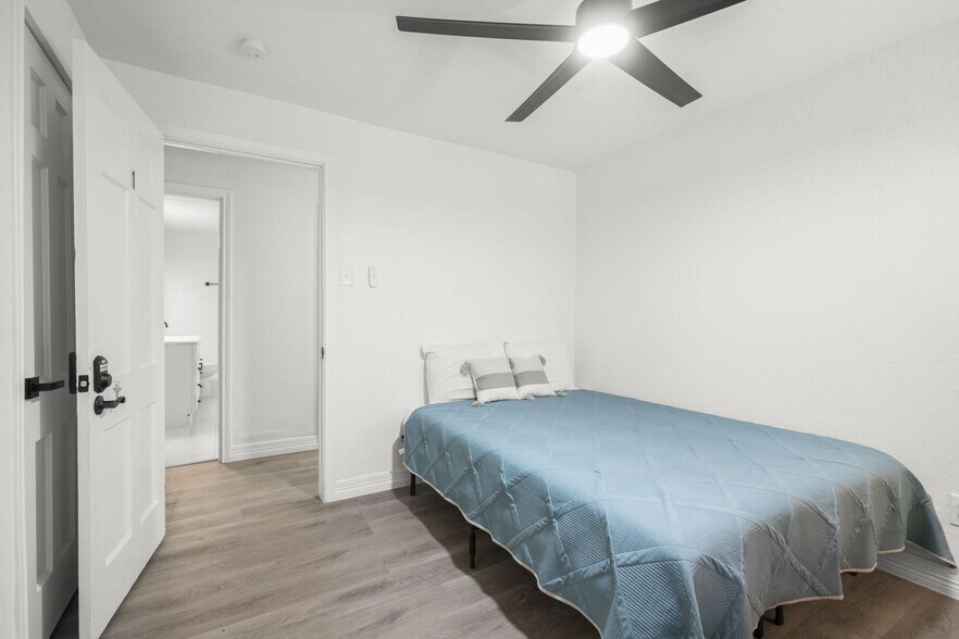 Building Photo - 4943 Culmore Dr