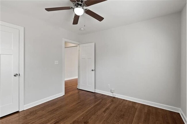 Building Photo - 613 Youngs Ln